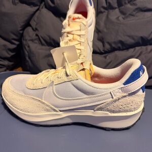 Women’s Nike Waffle Debut Vintage